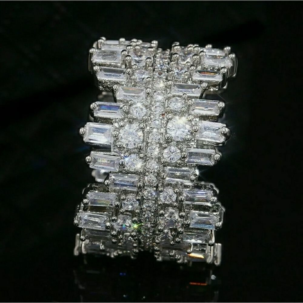 Luxury White Sapphire Round Ring - Picture 5 of 5